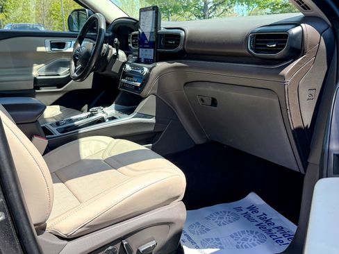 Used 2020 Ford Explorer Platinum w/ Premium Technology Package AWD/4WD image 15