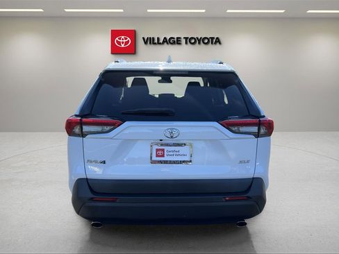 Certified 2021 Toyota RAV4 XLE image 4