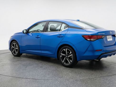 Used 2025 Nissan Sentra SV image 6