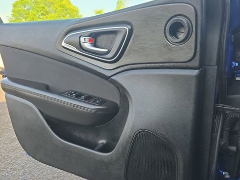 Used 2015 Chrysler 200 Limited image 24