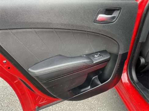 Used 2022 Dodge Charger SXT w/ Blacktop Package image 6