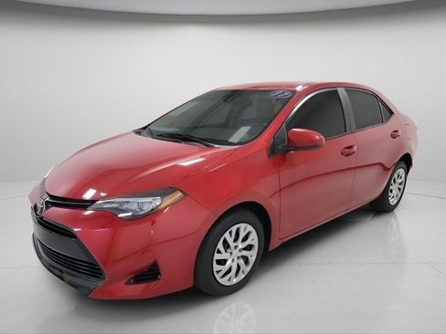 Used 2017 Toyota Corolla LE FWD image 3