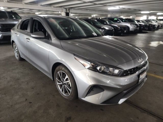 Used 2024 Kia Forte LXS FWD image 3