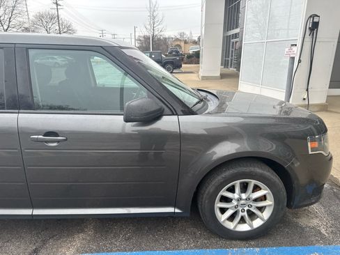 Used 2016 Ford Flex SE image 10