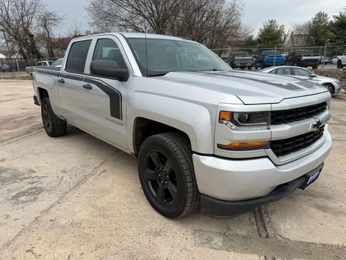 Used 2018 Chevrolet Silverado 1500 Custom w/ Rally 1 Edition image 9