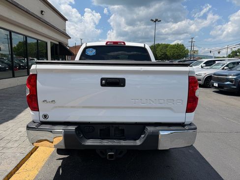 Used 2015 Toyota Tundra SR5 w/ SR5 Upgrade Package AWD/4WD image 8