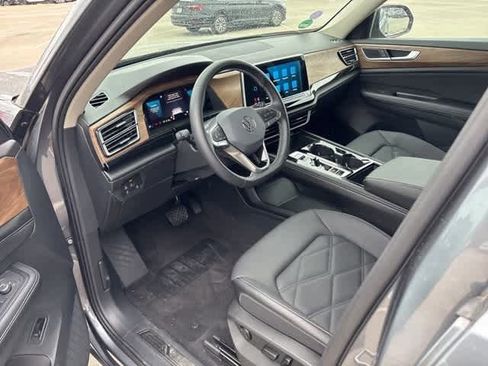 Used 2024 Volkswagen Atlas SE image 9