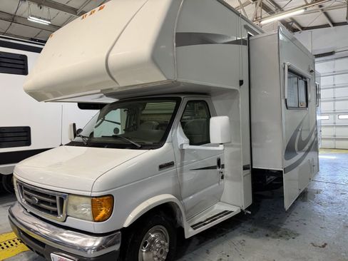 Used 2007 Ford E-450 and Econoline 450 image 32