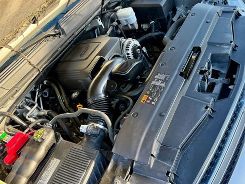 Used 2014 Chevrolet Suburban LT w/ Luxury Package image 30