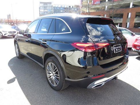 Used 2026 Mercedes-Benz GLC 300 4MATIC image 2