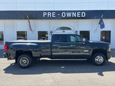 Certified 2018 Chevrolet Silverado 3500 High Country w/ Duramax Plus Package AWD/4WD image 4
