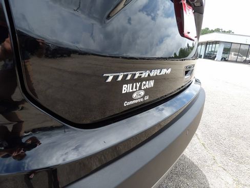 Used 2022 Ford Edge Titanium w/ Cargo Accessory Package AWD/4WD image 28