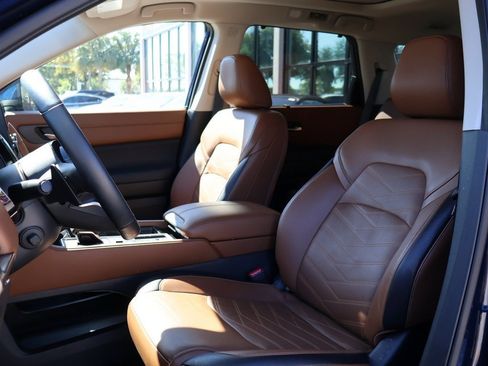 Used 2024 Nissan Pathfinder Platinum w/ Cargo Package image 34