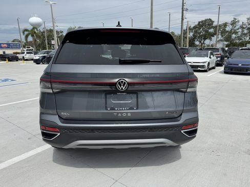 New 2025 Volkswagen Taos SEL image 4