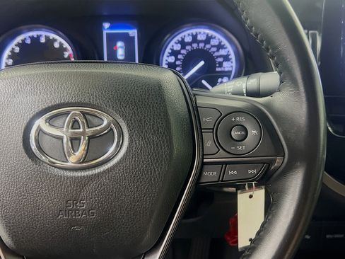 Used 2021 Toyota Camry SE FWD image 19