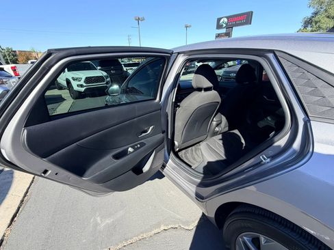 Used 2024 Hyundai Elantra SEL FWD image 19