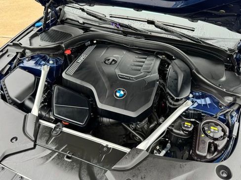 Used 2021 BMW 530i w/ Convenience Package RWD image 25