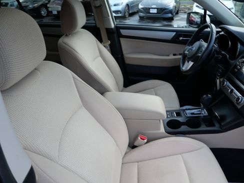 Used 2017 Subaru Outback 2.5i Premium AWD/4WD image 27