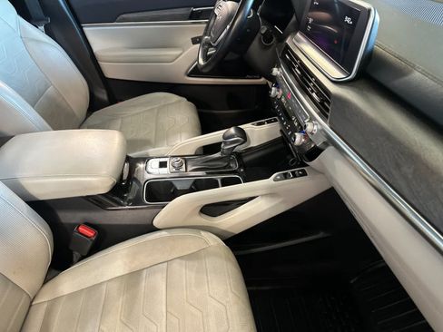 Used 2022 Kia Telluride SX w/ SX Prestige Package AWD/4WD image 18