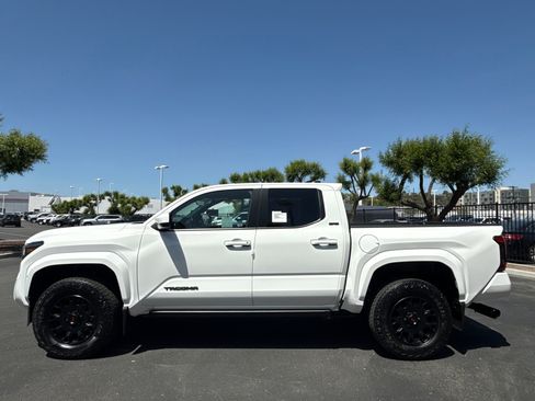 New 2026 Toyota Tacoma SR5 AWD/4WD image 4