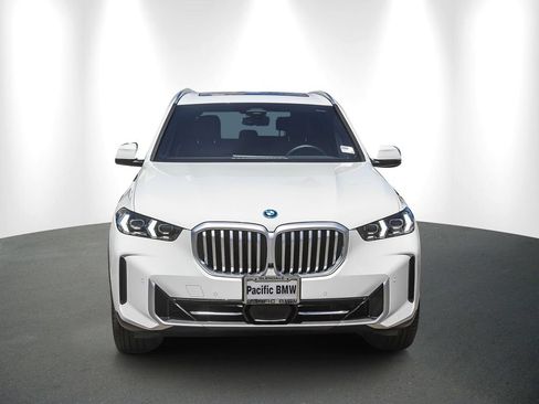Used 2026 BMW X5 xDrive50e w/ Parking Assistance Package AWD/4WD image 2