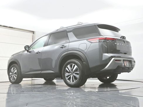 Used 2024 Nissan Pathfinder SL AWD/4WD image 34