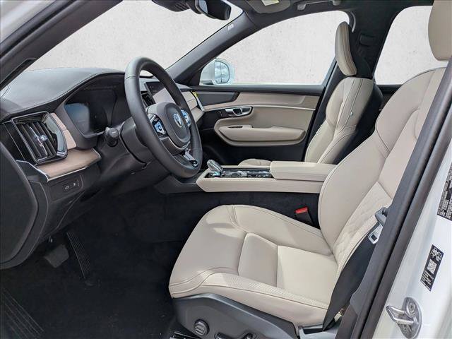 New 2026 Volvo XC90 T8 Plus w/ Protection Package AWD/4WD image 4