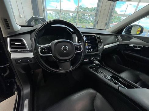 Used 2022 Volvo XC90 T5 Momentum AWD/4WD image 13