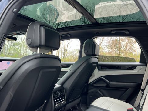 Certified 2025 Porsche Cayenne image 21