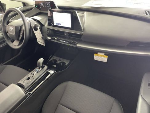 New 2026 Toyota Prius LE FWD image 26