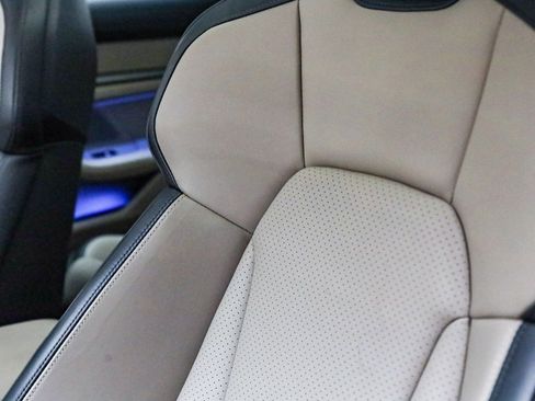 Used 2025 Porsche Taycan image 24