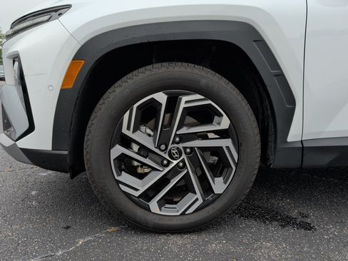 Certified 2025 Hyundai Tucson Limited AWD/4WD image 27