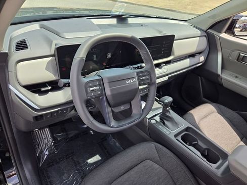 New 2027 Kia Seltos S FWD image 8