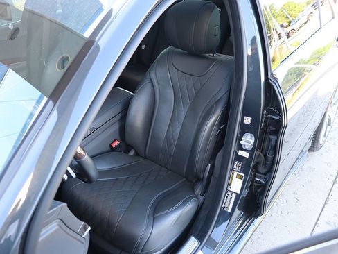 Used 2019 Mercedes-Benz S 560 Sedan w/ AMG Line Exterior image 26