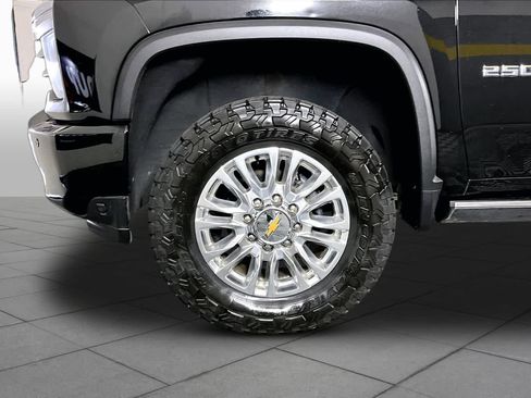Used 2023 Chevrolet Silverado 2500 High Country w/ Z71 Off-Road Package AWD/4WD image 11