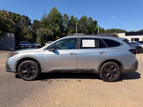 Used 2020 Subaru Outback Onyx Edition XT AWD/4WD image 2