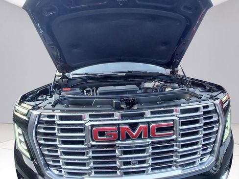 Used 2025 GMC Yukon XL Denali image 4