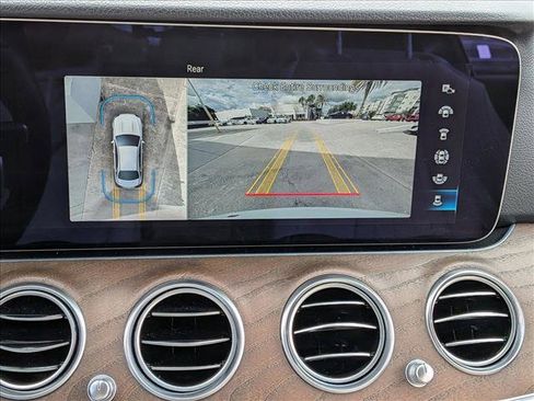 Used 2022 Mercedes-Benz E 350 Sedan image 13