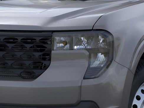 New 2026 Ford Maverick XL image 19