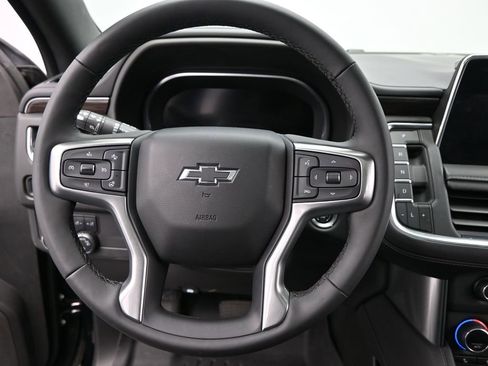 Used 2023 Chevrolet Suburban Z71 w/ Luxury Package image 25