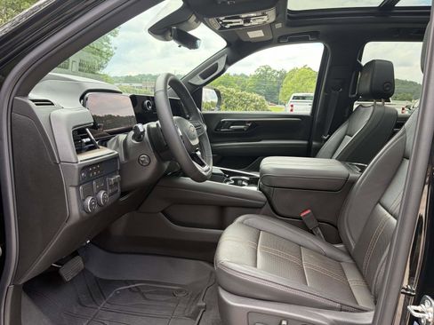 Used 2026 Chevrolet Tahoe High Country RWD image 4