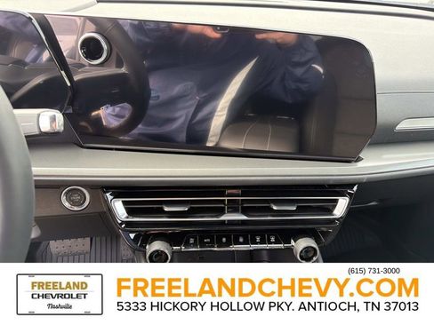 New 2026 Chevrolet Traverse LT w/ LPO, Floor Liner Package image 24