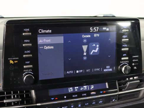 Used 2022 Toyota Sienna XSE image 37