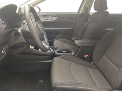 Used 2022 Kia Forte LXS w/ LXS Technology Package FWD image 17