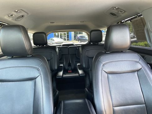 Used 2022 Ford Explorer Limited w/ Equipment Group 301A RWD image 19