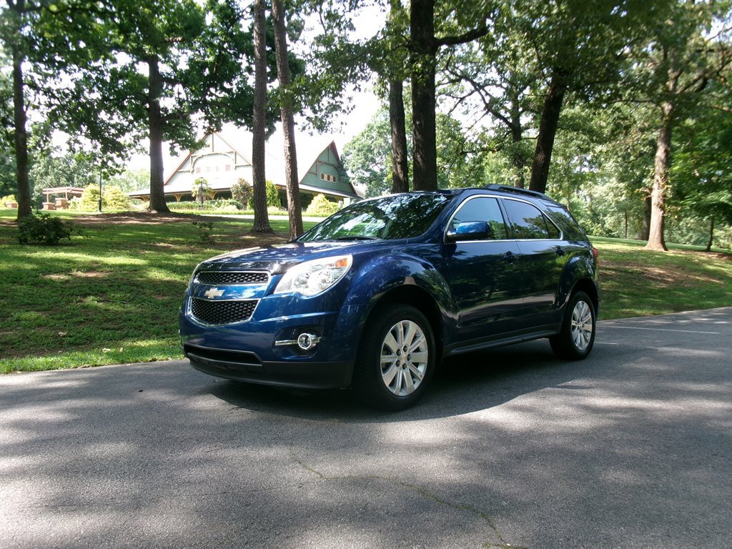 Used 2010 Chevrolet Equinox LT AWD/4WD image 2