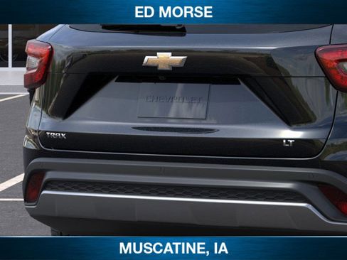 New 2025 Chevrolet Trax LT w/ Sunroof Package image 14