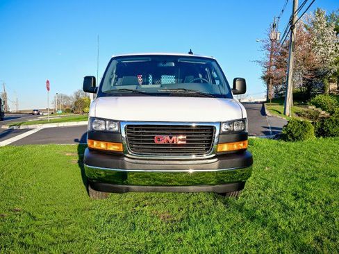 Used 2024 GMC Savana 2500 w/ Driver Convenience Package image 2