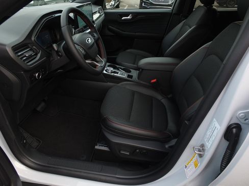 New 2026 Ford Escape ST-Line w/ Tech Pack #1 image 10