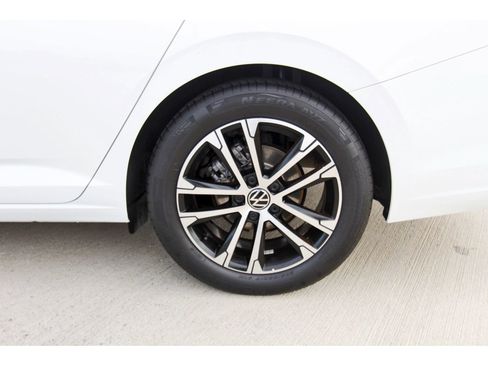 Used 2023 Volkswagen Jetta Sport image 31